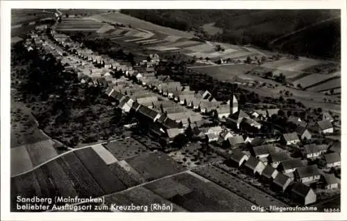 Ak Sandberg in der Rhön Unterfranken Bayern, Luftaufnahme von Sandberg, beliebter Ausflugsort zum
