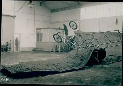 Foto Beschädigtes Flugzeug, Zivilflugzeug, Luftfahrt
