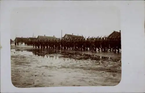 Foto Ak Swataja Wolja Belarus, Parade, General Gädeke, 1918