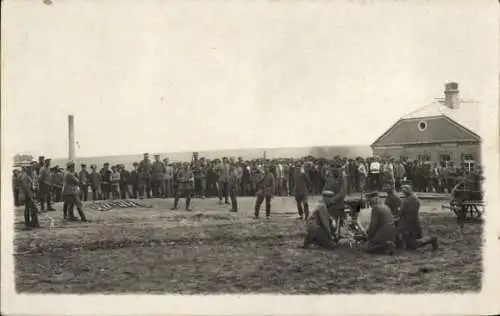 Foto Ak Entwaffnung der Russen in Dzionkow, I. WK