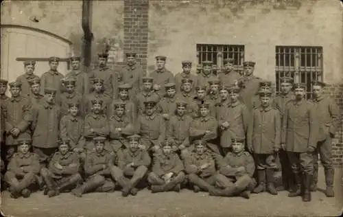 Foto Ak Schirwindt Russland, Deutsche Soldaten in Uniformen, Armier. Bataillon 7