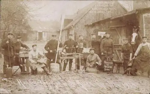Foto Ak Altengrabow Möckern in Sachsen Anhalt, Handwerker-Kommando, Deutsche Soldaten