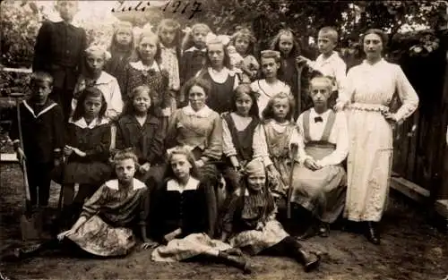 Foto Ak Kołobrzeg Ostseebad Kolberg Pommern, Kinder-Gruppenfoto