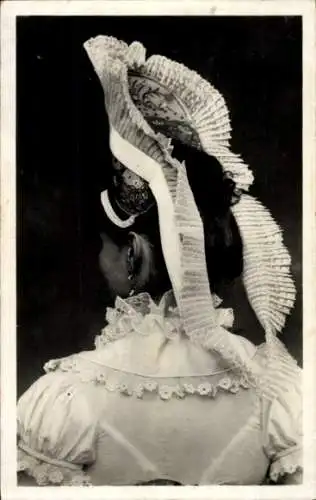 CPA La Normandie, Une Cauchoise de Bolbec