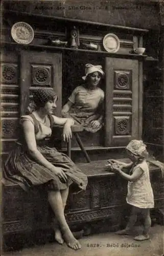 CPA Autous des Lits-Clos, Bébé déjeune