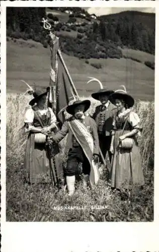 Ak Musikkapelle Sillian, Volkstrachten