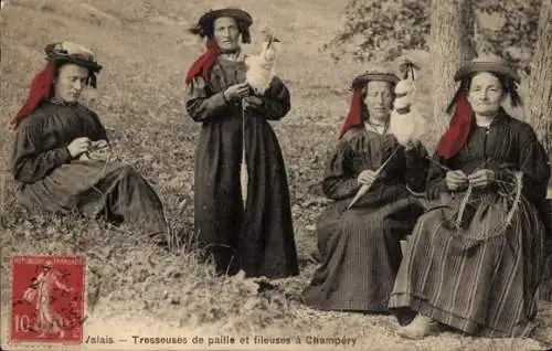 Ak Champéry Kanton Wallis, 4 Frauen in traditioneller Kleidung beim Spinnen und Stricken im Fr...