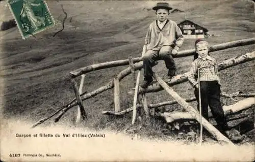 Ak Vercorin Valais Kanton Wallis, Ein Junge und ein Mädchen aus dem Val d'Illiez (Wallis).