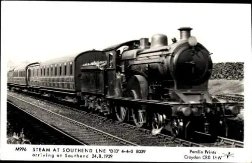 Ak Southend on Sea Essex England, Bahnhof  Ankunft des Zuges LNE 'D13' 4-4-0 8039 am 24.08.1929