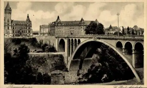Ak Luxemburg Luxembourg, Luccesshous, Brücke, historische Gebäude, Wolken, Bäume