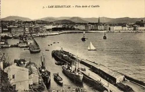Ak Donostia San Sebastian Baskenland, Blick auf  Hafen, Schiffe, Berglandschaft