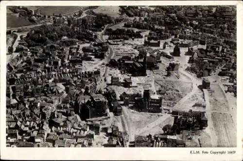 Ak Nijmegen Gelderland, Luftaufnahme von  Ruinen, Stadtansicht, 1946