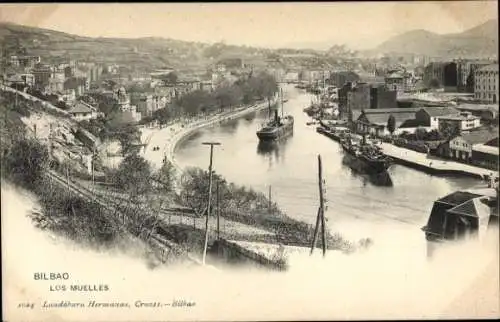 Ak Bilbao Baskenland, Schöne Hafenansicht, Schiffe im Wasser, Stadtansicht im Hintergrund