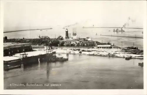 Ak Ijmuiden Velsen Nordholland Niederlande, Hafenansicht mit Pieren, Leuchtturm, Schiffe im Wasse