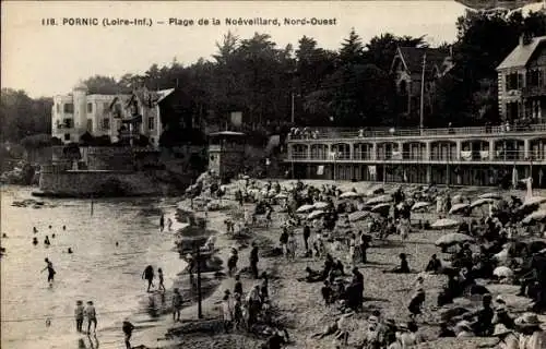 Ak Pornic Loire Atlantique, Strandansicht mit Sonnenbadenden, Villen, Bäumen, Nordwestfrankreich