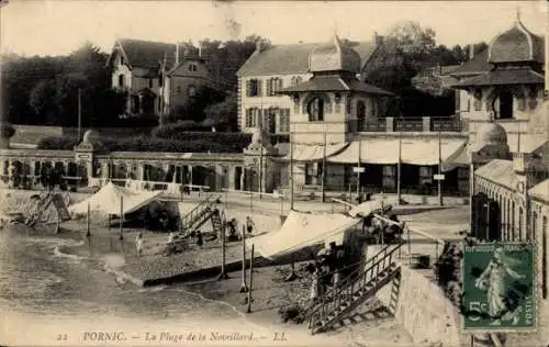 Ak Pornic Loire Atlantique, Strandansicht, Häuser im Hintergrund, zahlreichen Menschen, Zelte am 