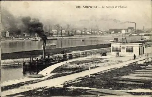 Ak Alfortville Val de Marne, Schiff, Barrage, Ecluse, Wasserweg, Industriegebäude