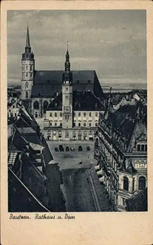 Ak Bautzen, Blick auf das Rathaus und den Dom, Platz