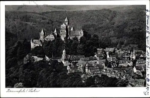 Ak Braunfels an der Lahn, Burg  Stadtansicht, Wälder im Hintergrund