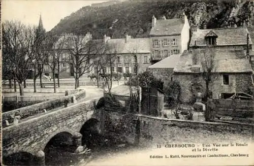 Ak Cherbourg Manche, 13  eine Ansicht, Gebäude, Baumreihe, Brücke