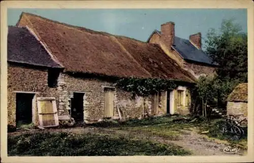Ak Préaux Mayenne, Petite Ferme Champêtre, Natur, Steinhäuser, Reetdach, Landidylle