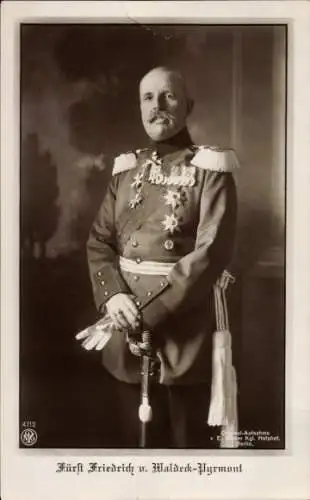 Ak Fürst Friedrich von Waldeck Pyrmont, Portrait, Uniform, Orden
