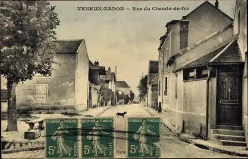 Ak Veneux Nadon Seine et Marne, Rue du Chemin-de-fer