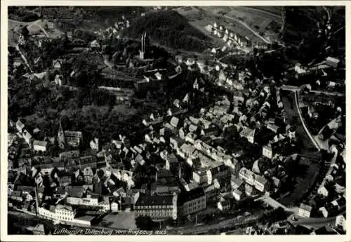 Ak Dillenburg in Hessen, Luftkurort  Luftaufnahme, viele Häuser