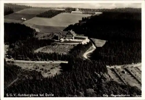 Ak Dahle Altena im Sauerland, S.G.V.-Kohlberghaus, Flugaufnahme, ländliche Umgebung,  