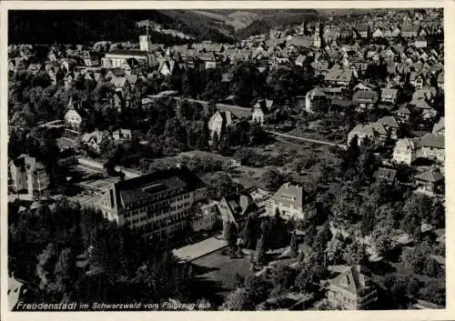 Ak Freudenstadt im Schwarzwald, Luftaufnahme, Stadtansicht, Schwarzwald, Häuser, Landschaft