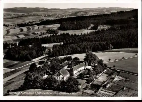 Ak Fahrenbach Tröstau im Fichtelgebirge, Schlossgut, Fliegeraufnahme