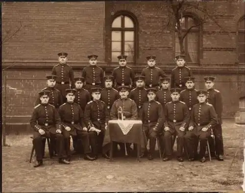 Foto Flensburg in Schleswig Holstein, Infanterie-Regiment 31, Schulterklappe