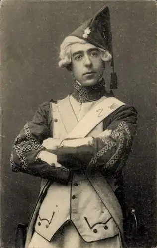 Ak Mann in Theaterkostüm, Uniform, Porträt