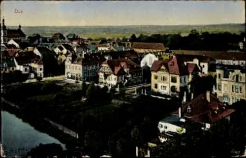 Ak Duchcov Dux Region Aussig, Luftaufnahme von  schöne Häuser, Landschaft im Hintergrund