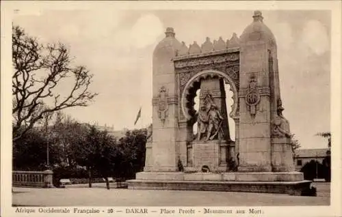 Ak Dakar Senegal, Monument aux Morts, Platz Protêt, afrikanische Architektur