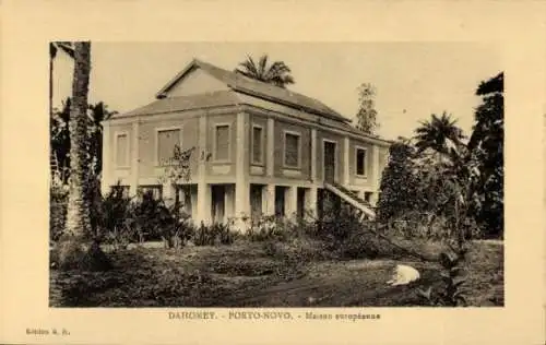 Ak Porto Novo Dahomey Benin, Haus, europäische Architektur, tropische Vegetation