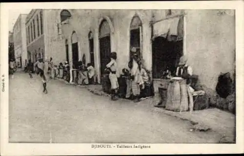 Ak Djibouti Dschibuti, Marktszene, Schneider, indigene Personen, historische Aufnahme