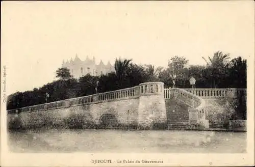 Ak Djibouti Dschibuti, Palais du Gouverneur, Treppe, Palmen, Wasser