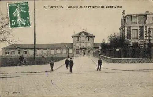 Ak Pierrefitte Seine Saint Denis, Schule, Straße, Bäume, Personen, ehemaliges Schulgebäude