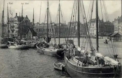 Ak Kiel,  am Wall, Segelboot Dora
