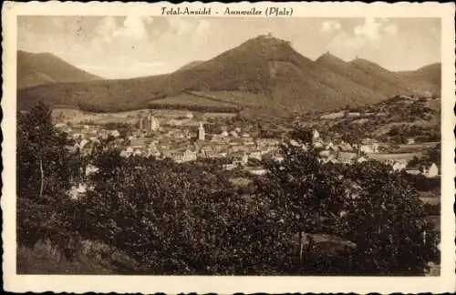 Ak Annweiler am Trifels Pfalz, Gesamtansicht des Ortes, Berge im Hintergrund,  Bedeutung, Burg-Tr