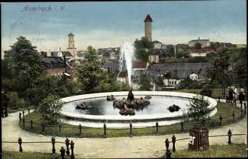 Ak Auerbach im Vogtland, Springbrunnen, Parklandschaft, Stadtansicht,  Architektur
