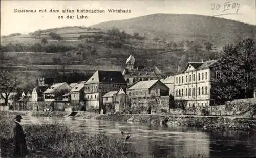 Ak Dausenau an der Lahn, s Wirtshaus, Lahn, Landschaft, alte Architektur