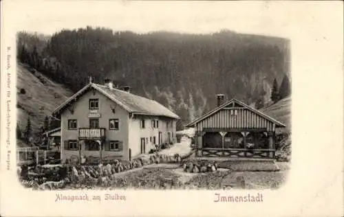 Ak Immenstadt im Allgäu Schwaben, Bauernhaus, Almwirtschaft, Berge im Hintergrund