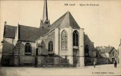 Ak Laval Mayenne, Eglise St-Vénérant,  Kirche, ruhige Straße, alte Architektur