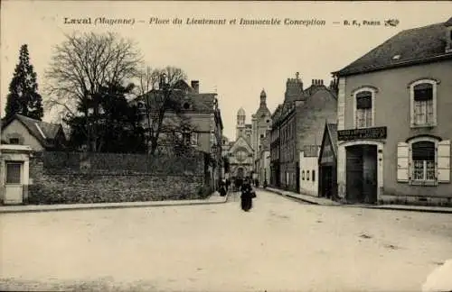 Ak Laval Mayenne, Stadtansicht, Place du Lieutenant, Immaculée Conception,  Architektur
