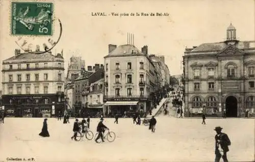 Ak Laval Mayenne, Straße von Bel-Air,  Gebäude, Fahrräder, Leute, Stadtansicht