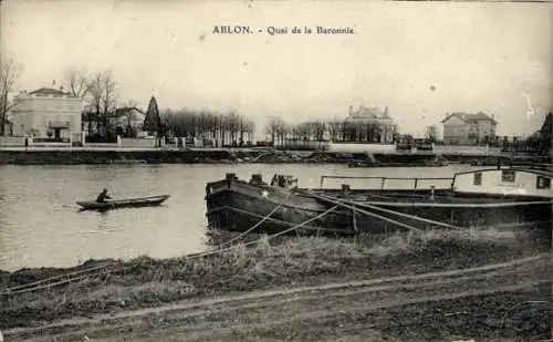 Ak Ablon Calvados, Quai de la Baronnie, Boot auf dem Wasser, Häuser im Hintergrund