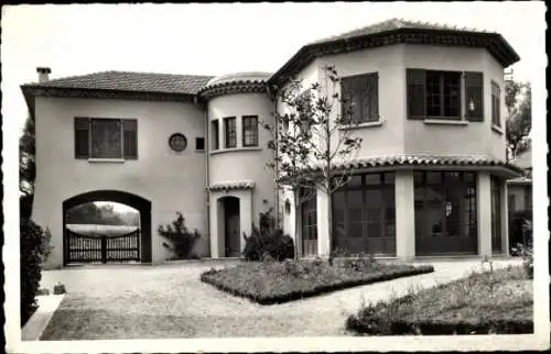 Ak Antibes Alpes Maritimes , Hausansicht, Garten, Maison de Repos S.N.C.F., Wohngebäude