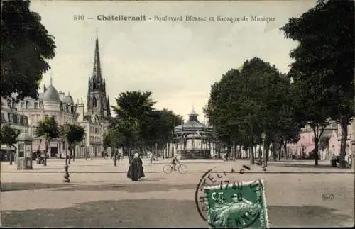 Ak Châtellerault Vienne, Stadtansicht, Boulevard Blossac, Musik-Kiosk, Bäume, Radfahrer, Kirche
